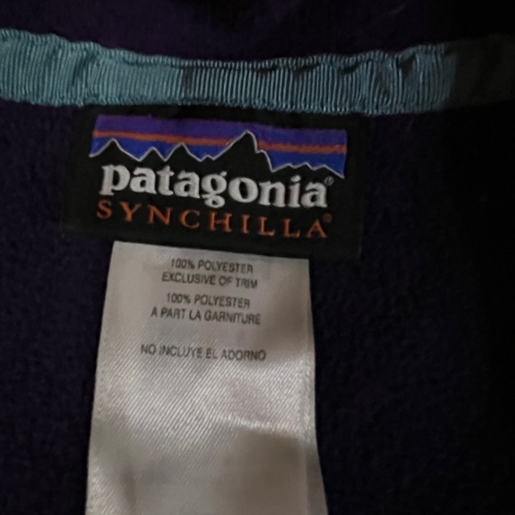 Purple Patagonia pull over - Picture 2 of 2